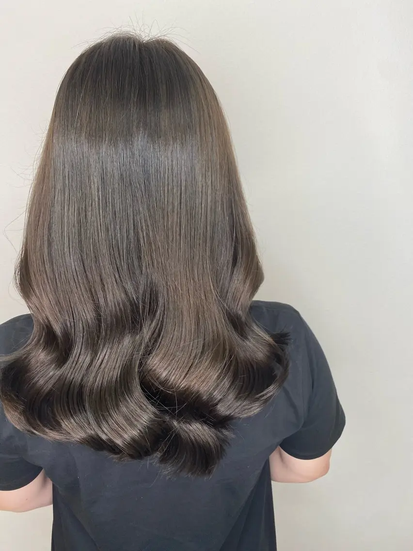 ロング カラー グレージュ Hiroshi ヒロシのヘアスタイル