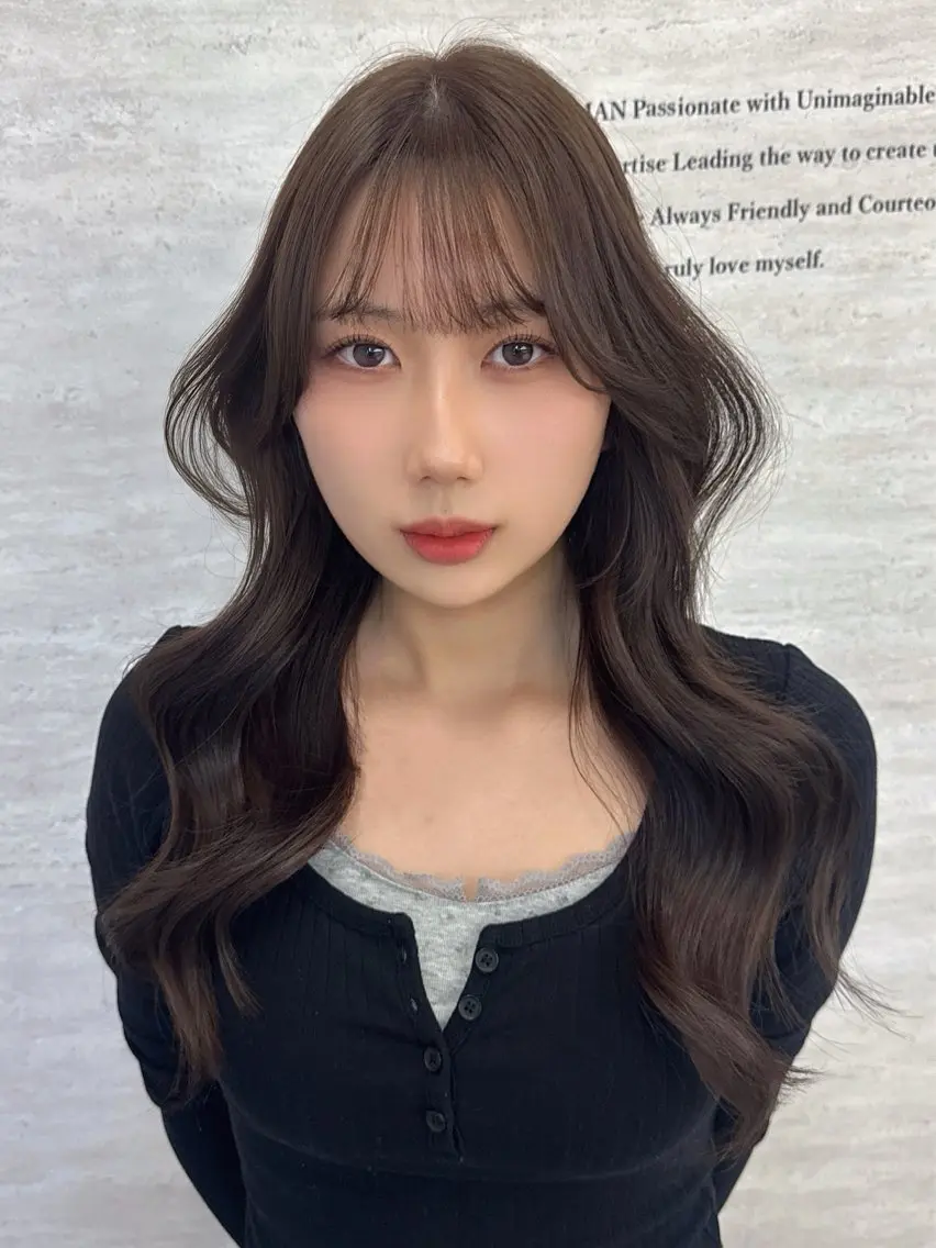 セミロング カラー ヘアアレンジ カット ヘアカラー トリートメント 韓国レイヤーカット/ 儚げカラーチナツのヘアスタイル
