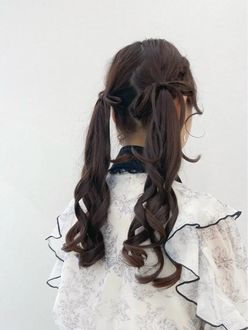 ロング ヘアアレンジ ツインテール CARELLY Rukaのマツエク・マツパデザイン
