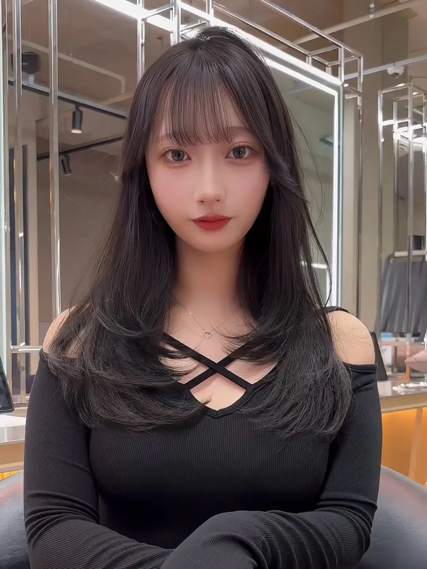 セミロング カラー 透明感カラー グレージュ レイヤーカット 【博多髪質改善】 吉村　清志のヘアスタイル