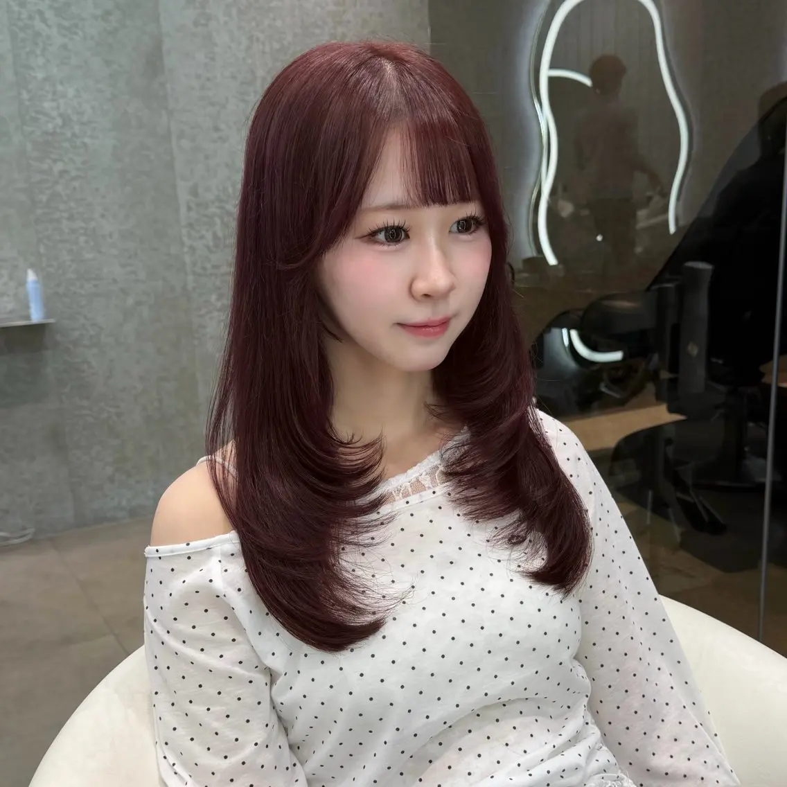 セミロング カラー ヘアアレンジ レッドカラー レイヤーカット カット ヘアカラー トリートメント ブリーチなしW🎀 髪質改善／はのんのヘアスタイル