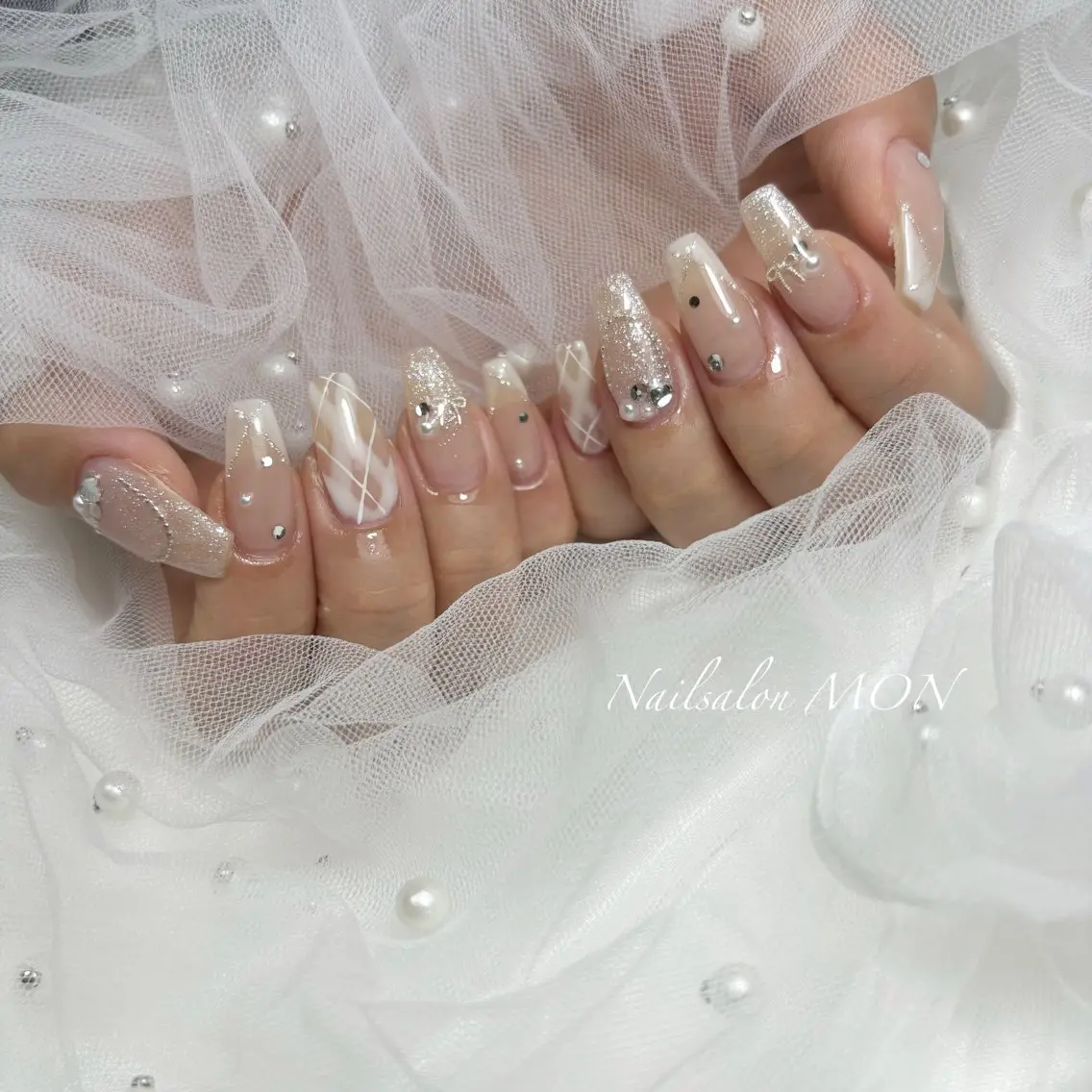 ネイル ストーンネイル ハンドネイル Nailsalon MONのネイルデザイン
