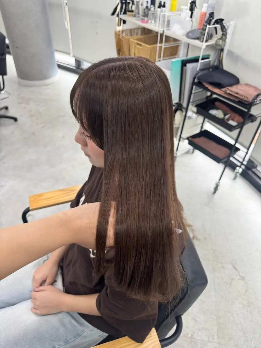 ロング カラー ブラウンカラー チョコレートブラウン カット ヘアカラー トリートメント 赤み無し柔らかカラー 【梅田】madokaのヘアスタイル
