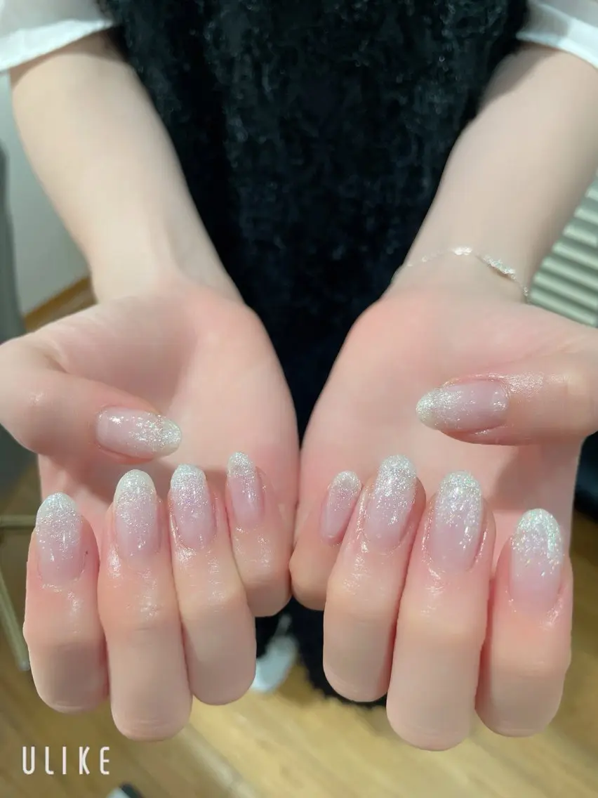 ネイル ラメ(グリッター) ラメグラデーション ホワイト ハンドネイル 梶原 久美のネイルデザイン