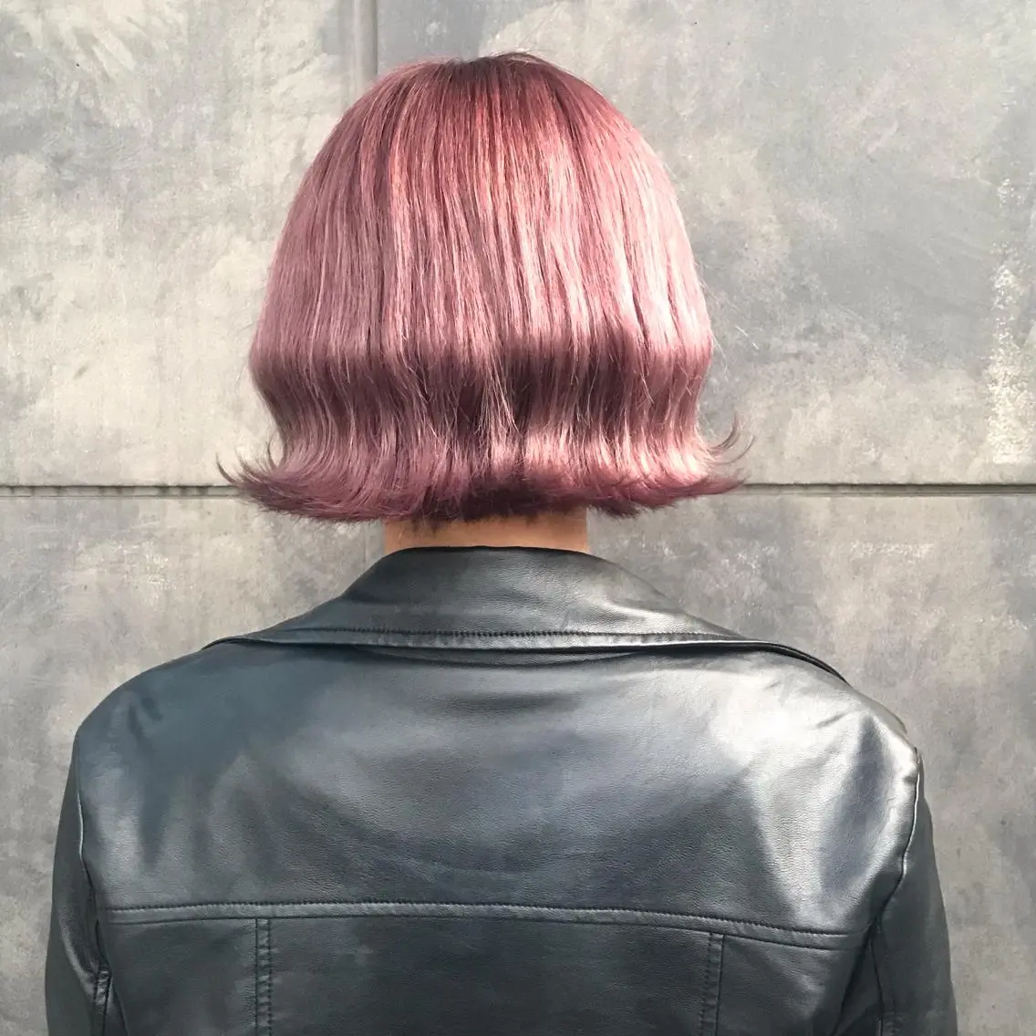 ショート カラー ブリーチ ピンクカラー タンバルモリ ムルギョル巻き 韓国風ヘア K-POP好き美容師 🇰🇷Kai.Yのヘアスタイル
