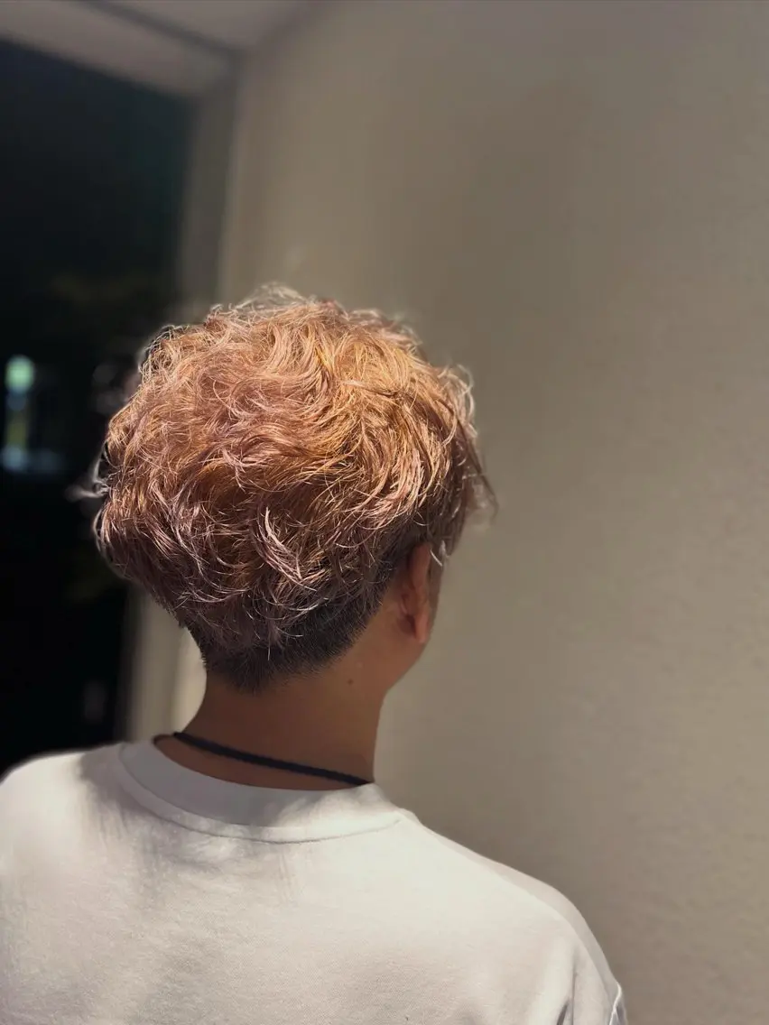 カラー メンズ 山口 詩乃のヘアスタイル