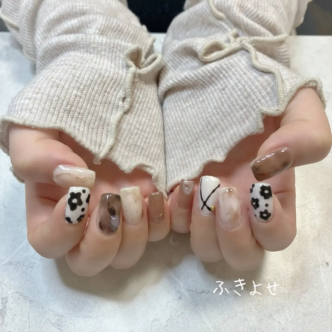 【モデル料金】ハンド　持ち込みデザインの写真