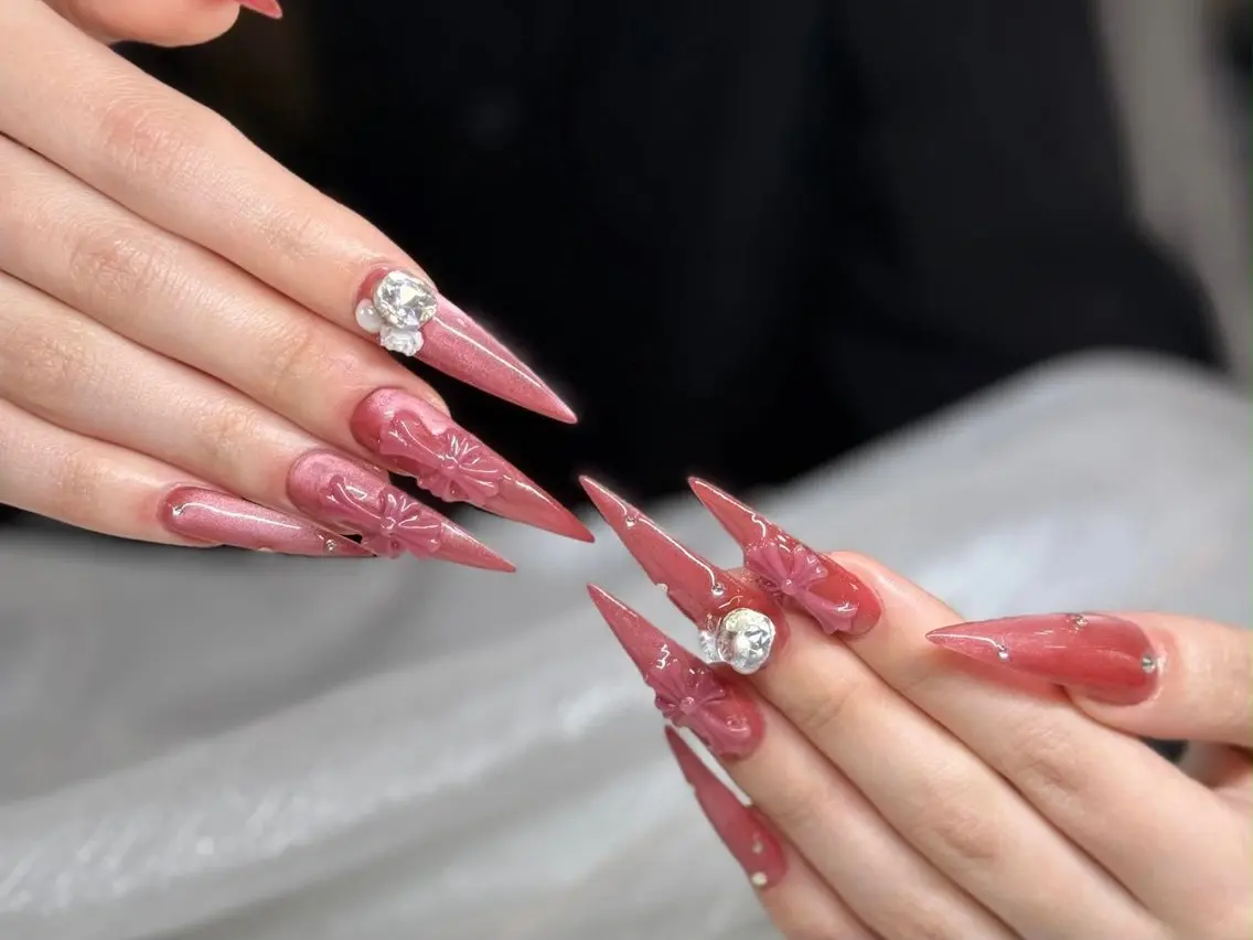 【長さ出し10本・XLロング】華やかデザイン＆パーツ付け放題💎オフ別の写真