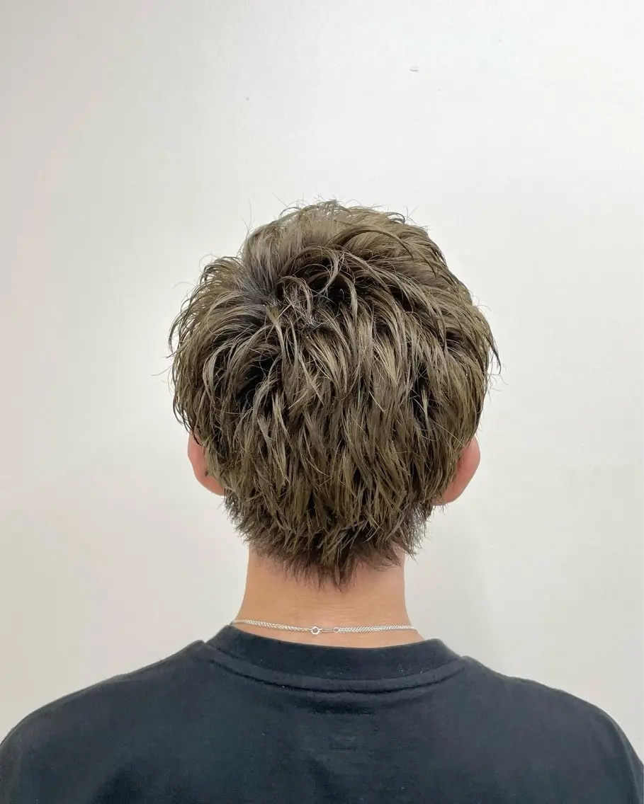 ショート メンズ メンズブリーチ 山中 束真のヘアスタイル