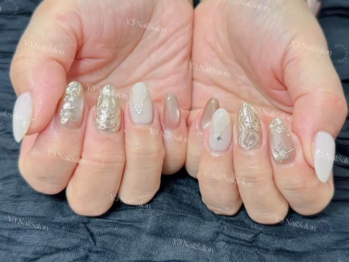ネイル アートネイル フラワーネイル ゴールド ミラーネイル ニュアンスネイル ハンドネイル Y3 NailSalonのネイルデザイン