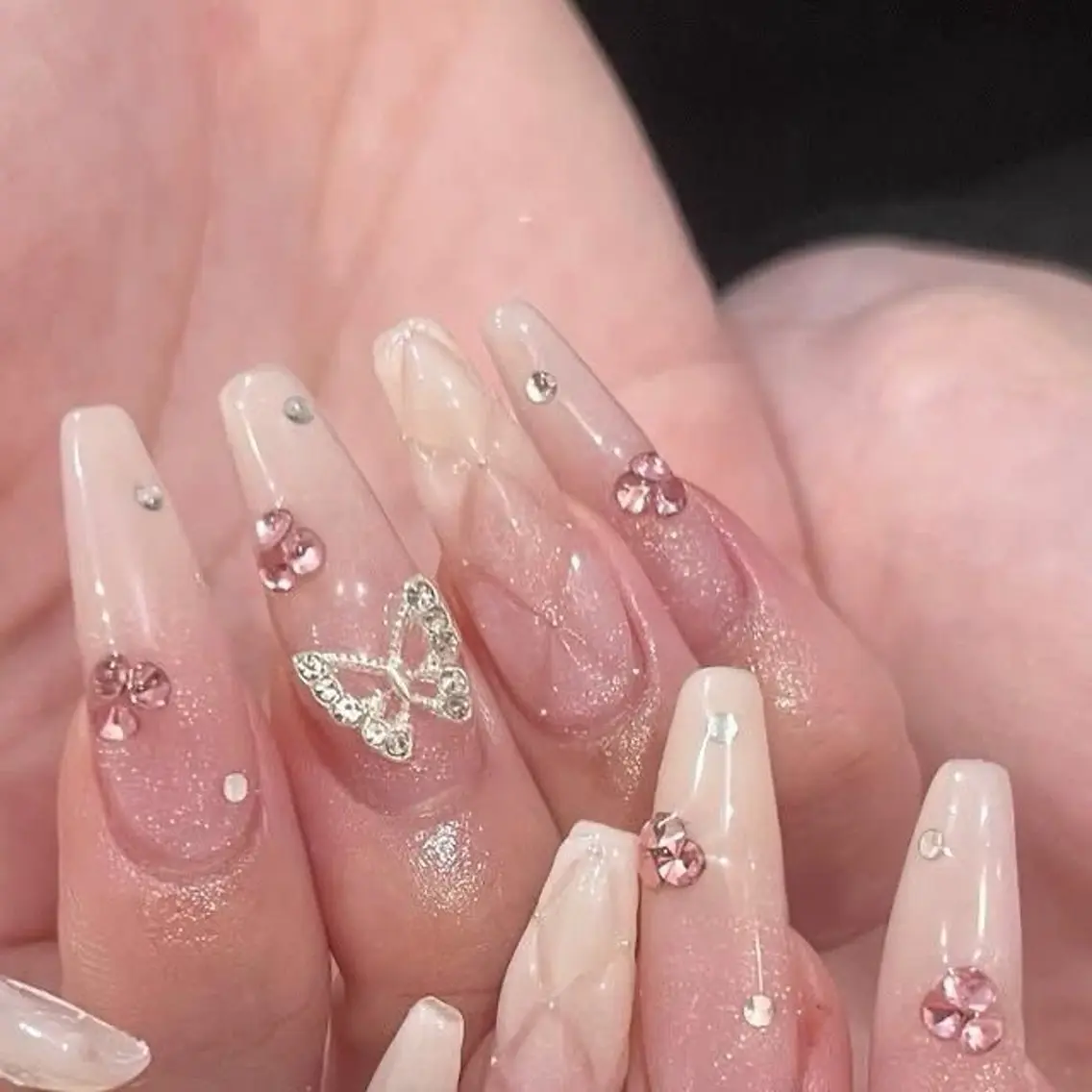 ネイル 韓国ネイル マグネットネイル 持ち込み ハンドネイル Mimi Nail_Royalのネイルデザイン