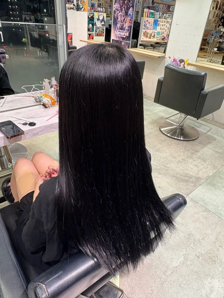 ロング カラー 黒髪 ブリーチ ブルーカラー ブルーブラック 透明感カラー ヘアカラー トリートメント 推しカラー/ ミクのヘアスタイル
