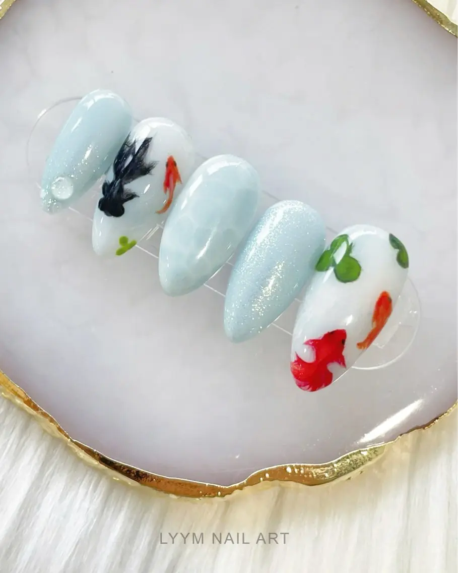 ネイル 水色 夏ネイル LYYM Salonのネイルデザイン