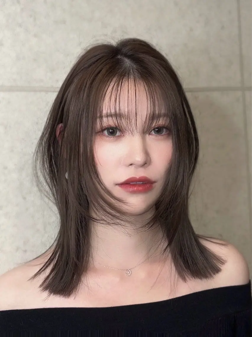 ミディアム 顔まわりレイヤー 顔周りカット レイヤーカット カット ヘアカラー トリートメント STAYGOLD⭐️ NANAMIのヘアスタイル