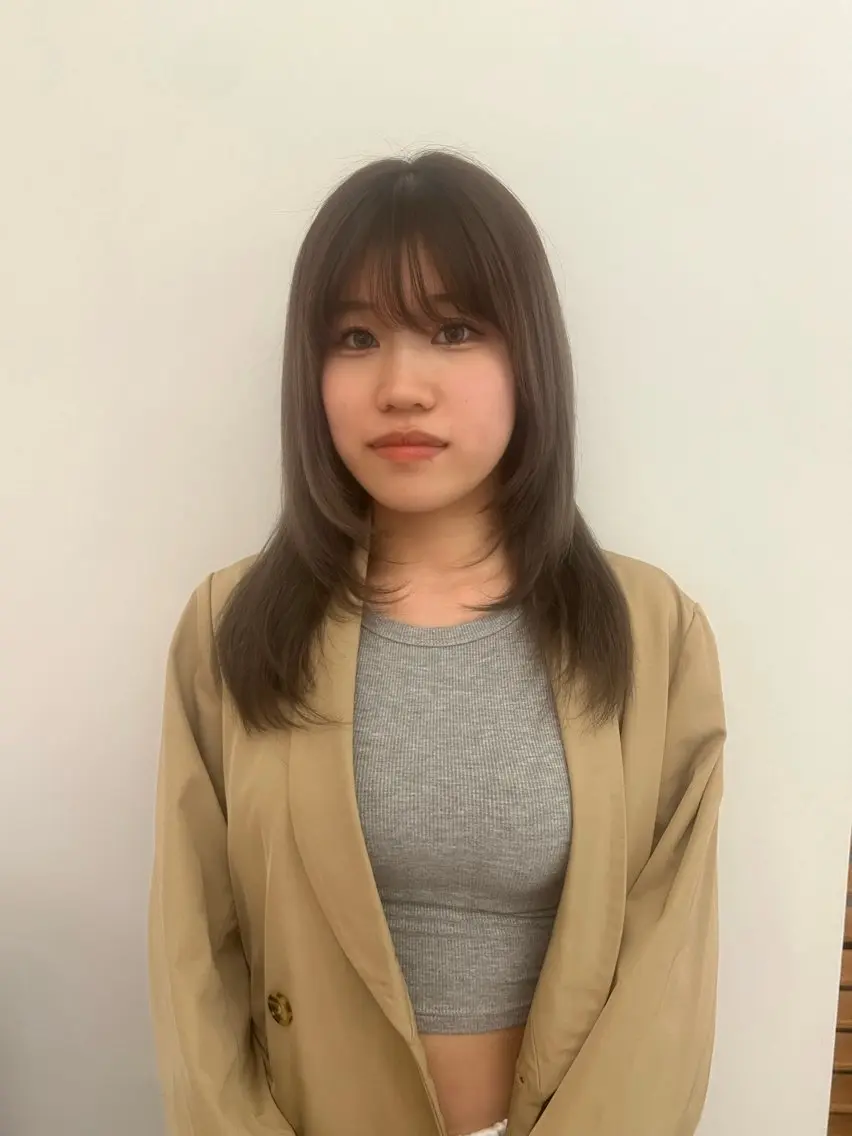 カラー グレージュ 白石 恵美のヘアスタイル