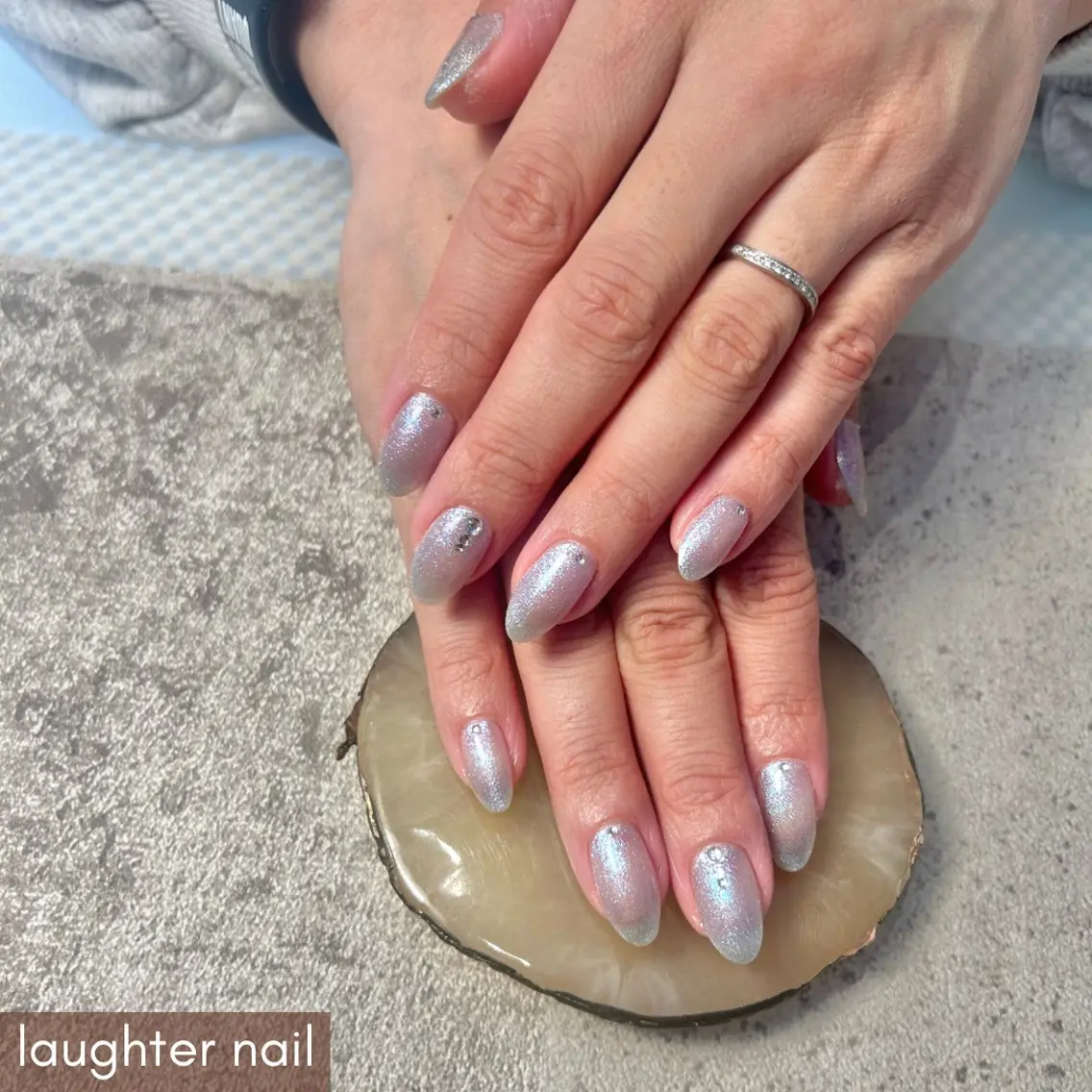 ネイル アートネイル 長さ出し ジェルネイル キラキラネイル マグネットネイル ハンドネイル laughter nailのネイルデザイン