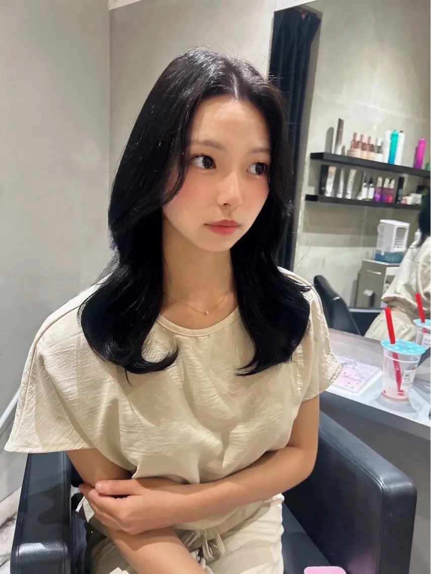 ミディアム カラー カット ヘアカラー トリートメント ブリーチなし透明感 カラー🤍ྀིきららのヘアスタイル