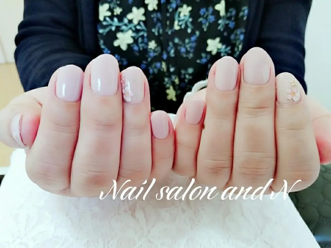 ネイル シンプルネイル 春ネイル and Nのネイルデザイン