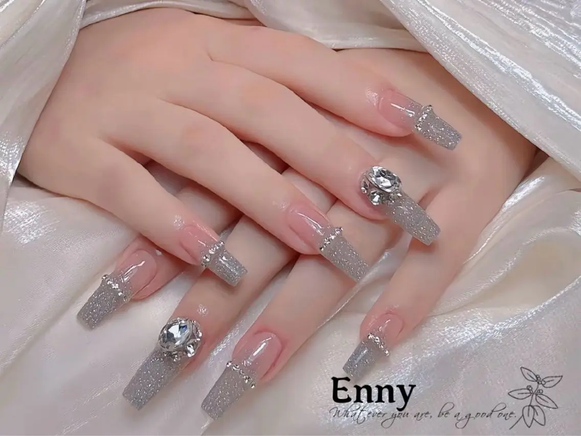 ネイル Enny ネイルサロンのネイルデザイン