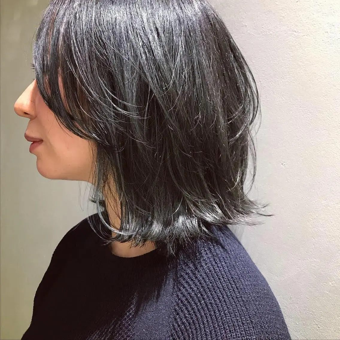 ミディアム カラー アッシュ オリーブアッシュ オレンジ 佐伯 和佳のヘアスタイル
