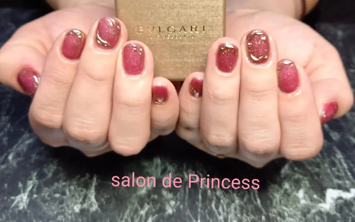 ネイル ゴールド マグネットネイル salon de  Princessのネイルデザイン