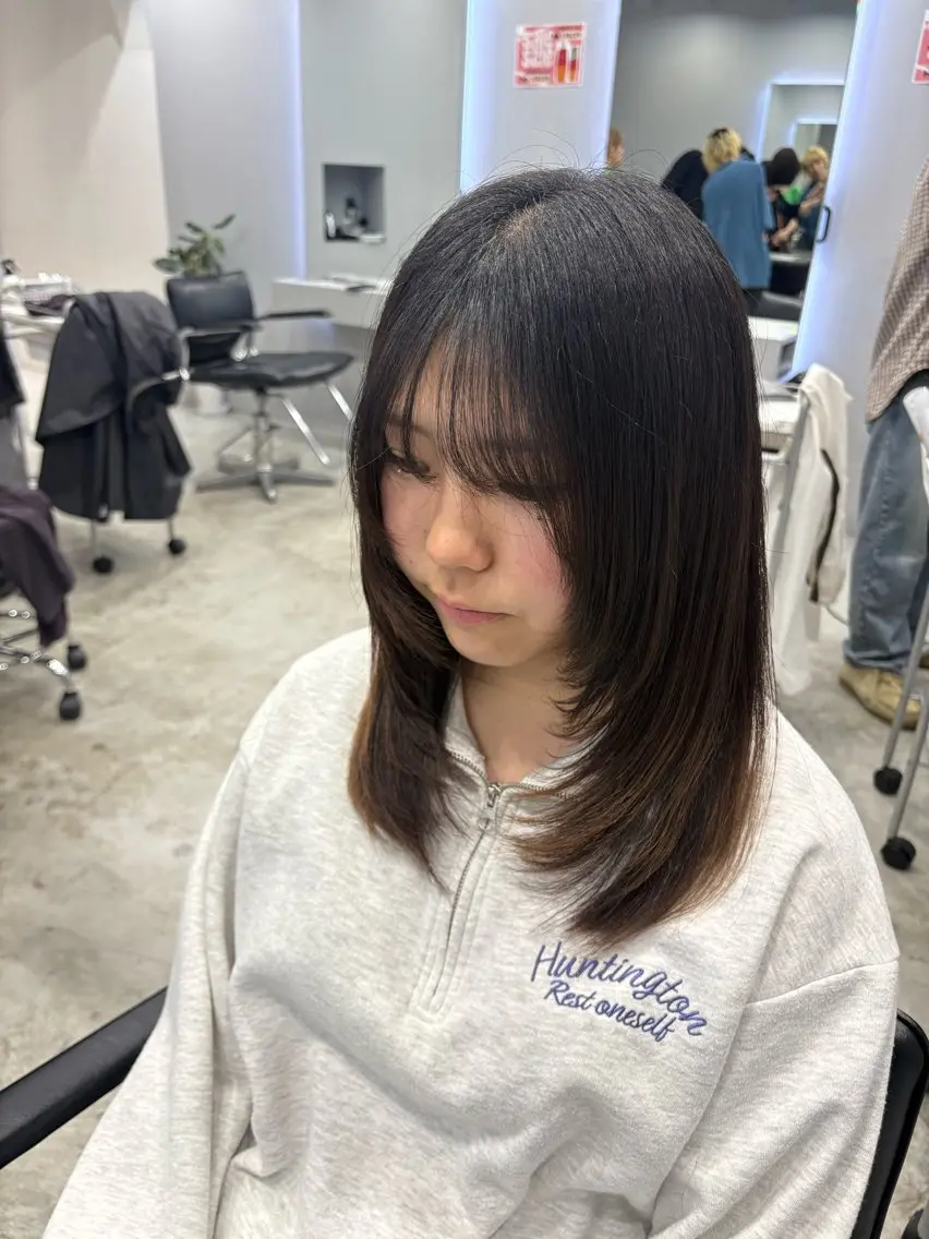 セミロング ハイレイヤー レイヤーカット 南桑 由芽のヘアスタイル
