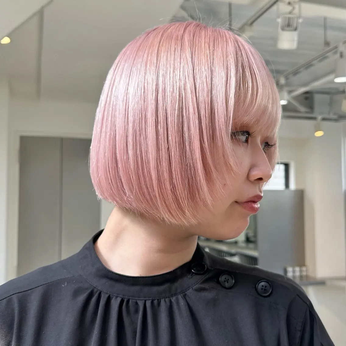 ショート カラー ブリーチ ピンクカラー ホワイトピンク ヘアカラー Ami ケアブリーチ/表参道のヘアスタイル