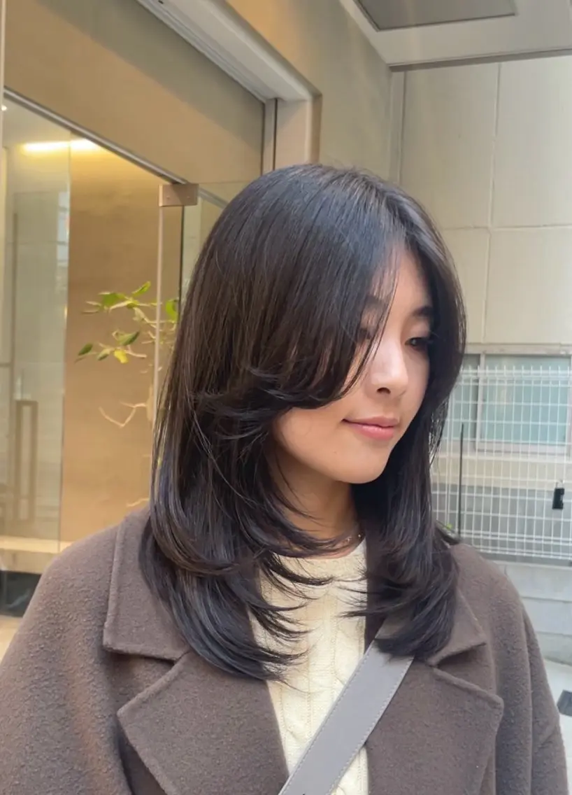 ロング カット ヘアカラー トリートメント 神戸レイヤーカット 顔周り／骨格診断のヘアスタイル