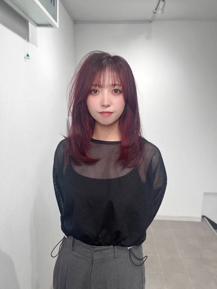 セミロング カラー ブリーチ ブリーチなしカラー レッドカラー レイヤーカット カット ヘアカラー トリートメント トレンドレイヤー✂️ RYOTAのヘアスタイル