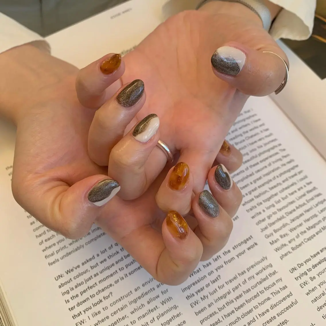 ネイル べっ甲ネイル マグネットネイル cocoro nail salonのネイルデザイン