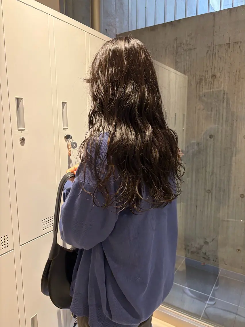 ロング パーマ カット パーマ トリートメント nishi fuyumiのヘアスタイル
