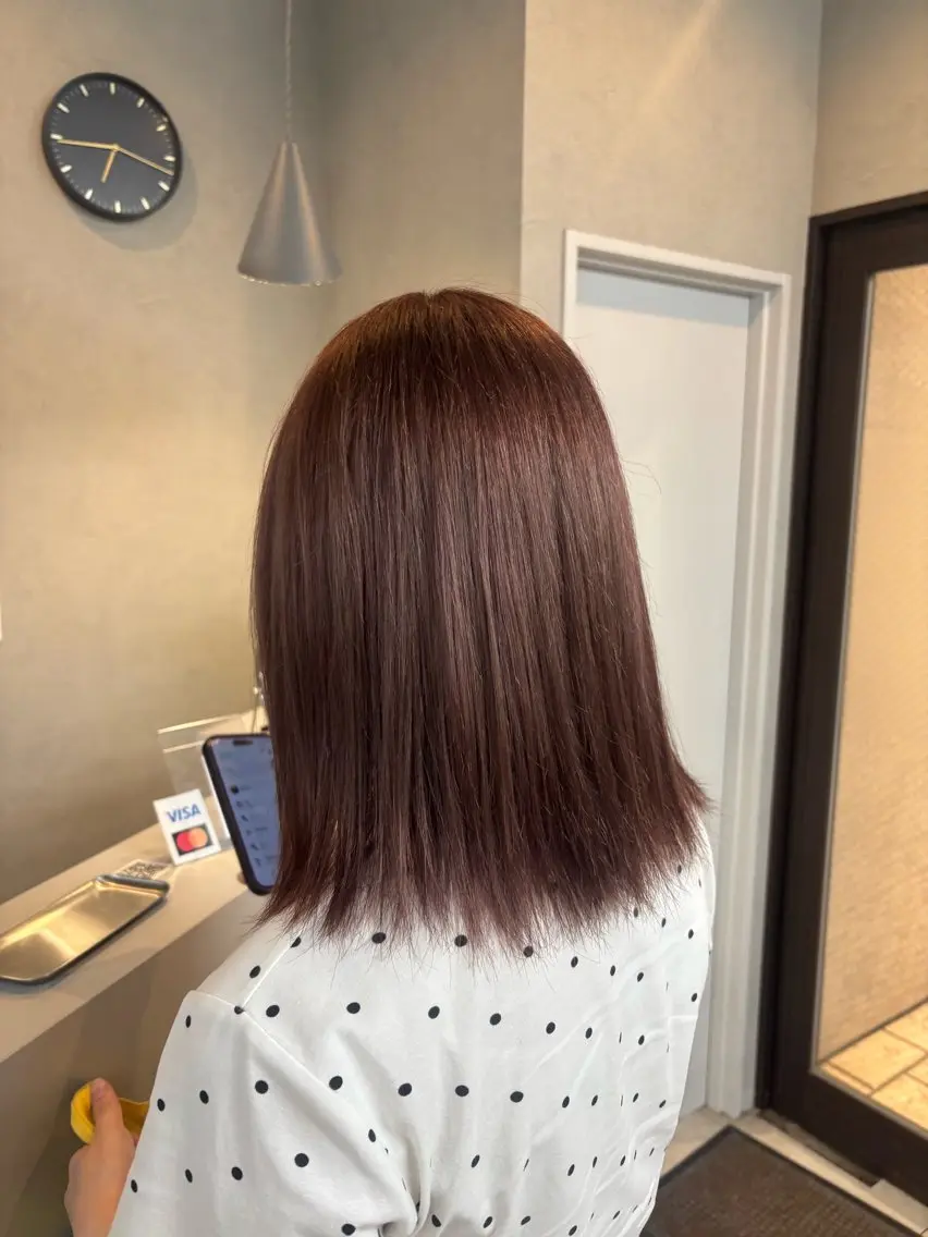 セミロング カラー ベージュカラー ピンクカラー ピンクベージュ ヘアカラー GiseL 美優のヘアスタイル