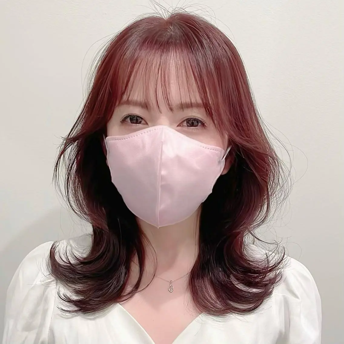 ミディアム カット ヘアカラー トリートメント 🌹ハッシュカット、 レイヤー韓国ヘア🌹のヘアスタイル