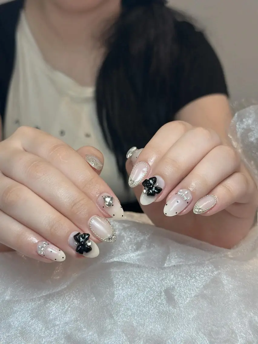 ネイル チークネイル ドット フレンチネイル グラデーション ハート ハンドネイル Julli NailStudioのネイルデザイン