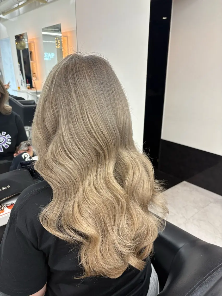 ロング ヘアカラー 【ALEAP】 coconaのヘアスタイル