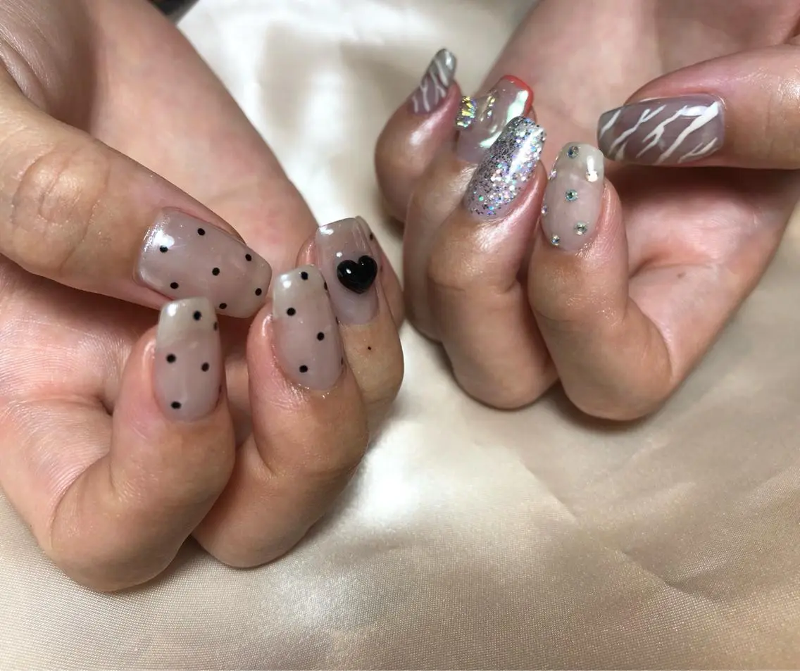 ネイル オーロラネイル キラキラネイル パラあり！フィルイン 美フォルムのネイルデザイン