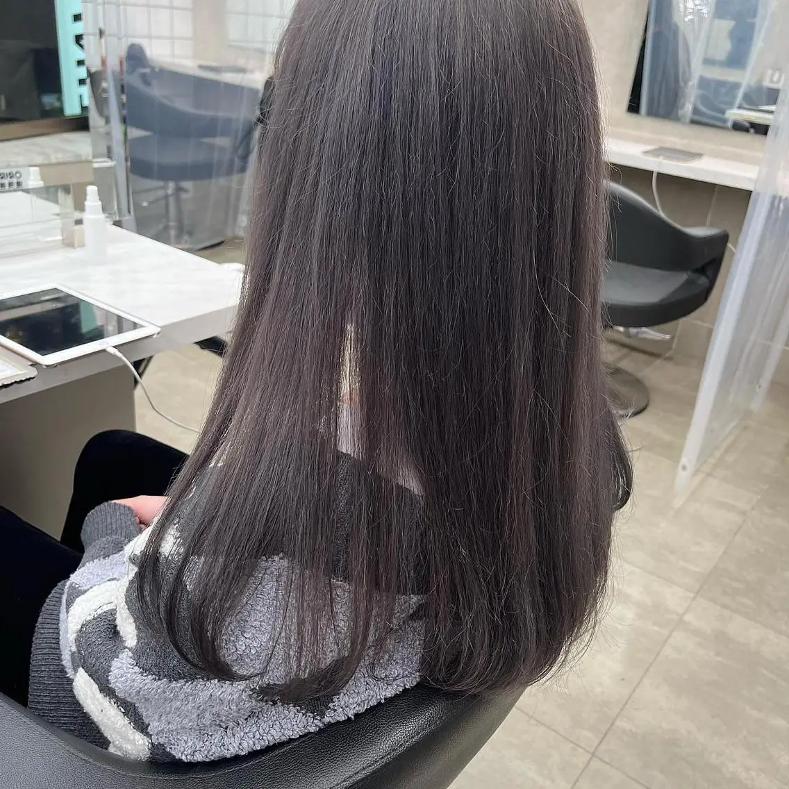 ロング ヘアカラー トリートメント ヘッドスパ ヘアセット 寒色/ベージュヘア ブリーチありMiOのヘアスタイル