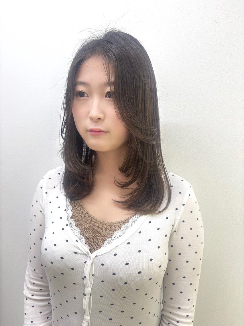 セミロング 韓国風ヘア レイヤーカット カット ヘアカラー 透明感カラー/韓国風 /moa🎀のヘアスタイル