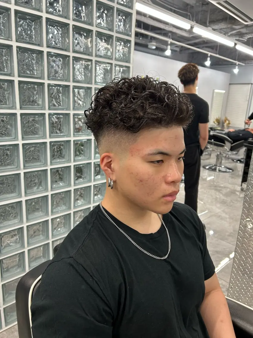 ショート メンズ フェードカット メンズパーマ スキンフェード 難波店/メンズパーマ /フェード/河本かほのヘアスタイル