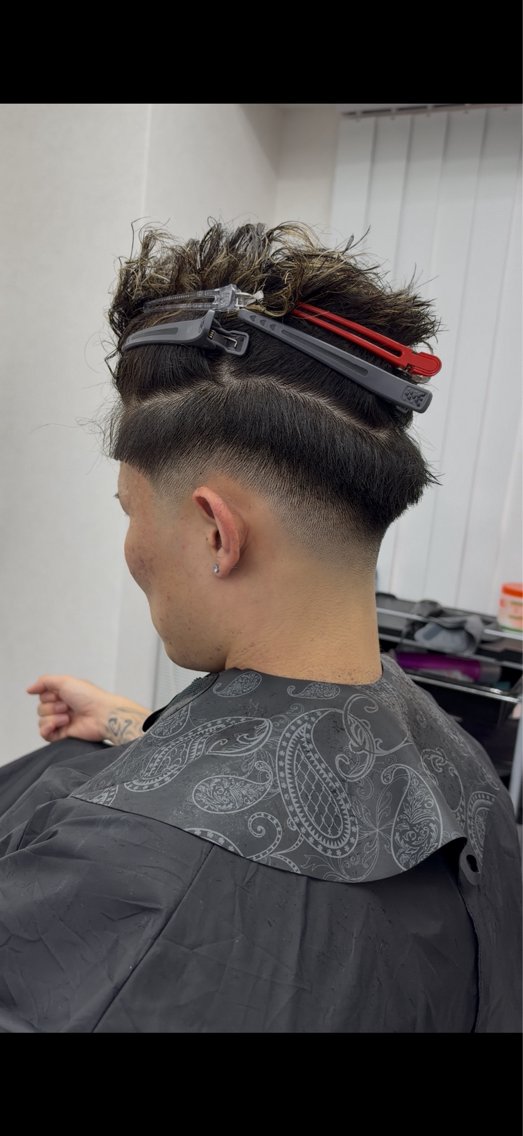 メンズ カット SHIZUKU スパイキーショートのヘアスタイル