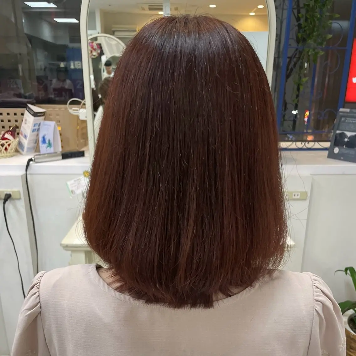 ミディアム カラー ヘアアレンジ ブラウンカラー ピンクカラー ピンクブラウン カット ヘアカラー トリートメント 町田 あみのヘアスタイル