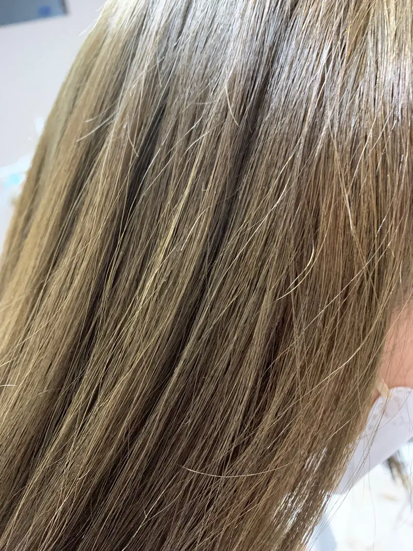 カラー アッシュ ベージュカラー 礒谷 夏帆のヘアスタイル