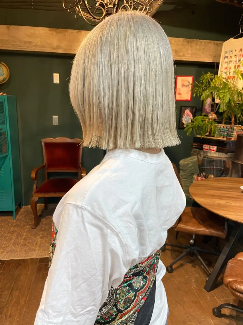 ミディアム カット ヘアカラー トリートメント vivre libreのヘアスタイル