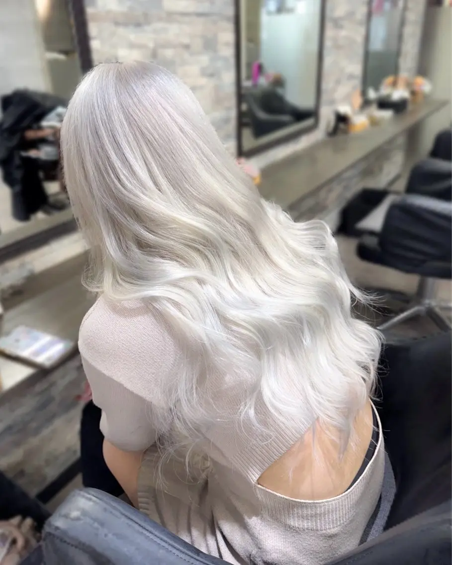 ロング カラー カット ヘアカラー トリートメント エクステ ハイトーンエクステ 🎩カズキ🎩のヘアスタイル