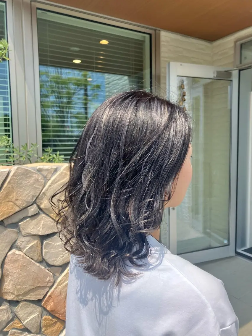 ミディアム レイヤーカット SEA BELLE YASUのヘアスタイル