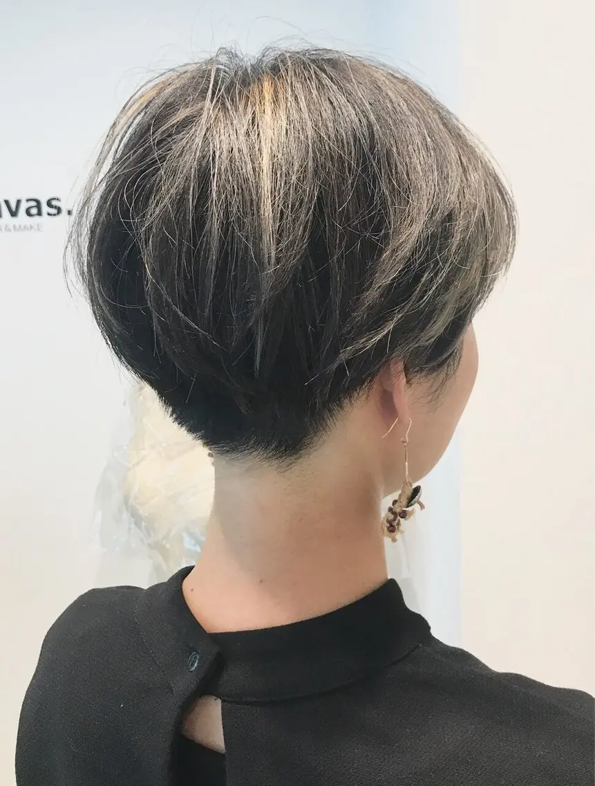 ショート ショートヘア 🌊インナーカラー 🐬櫻井海星のヘアスタイル
