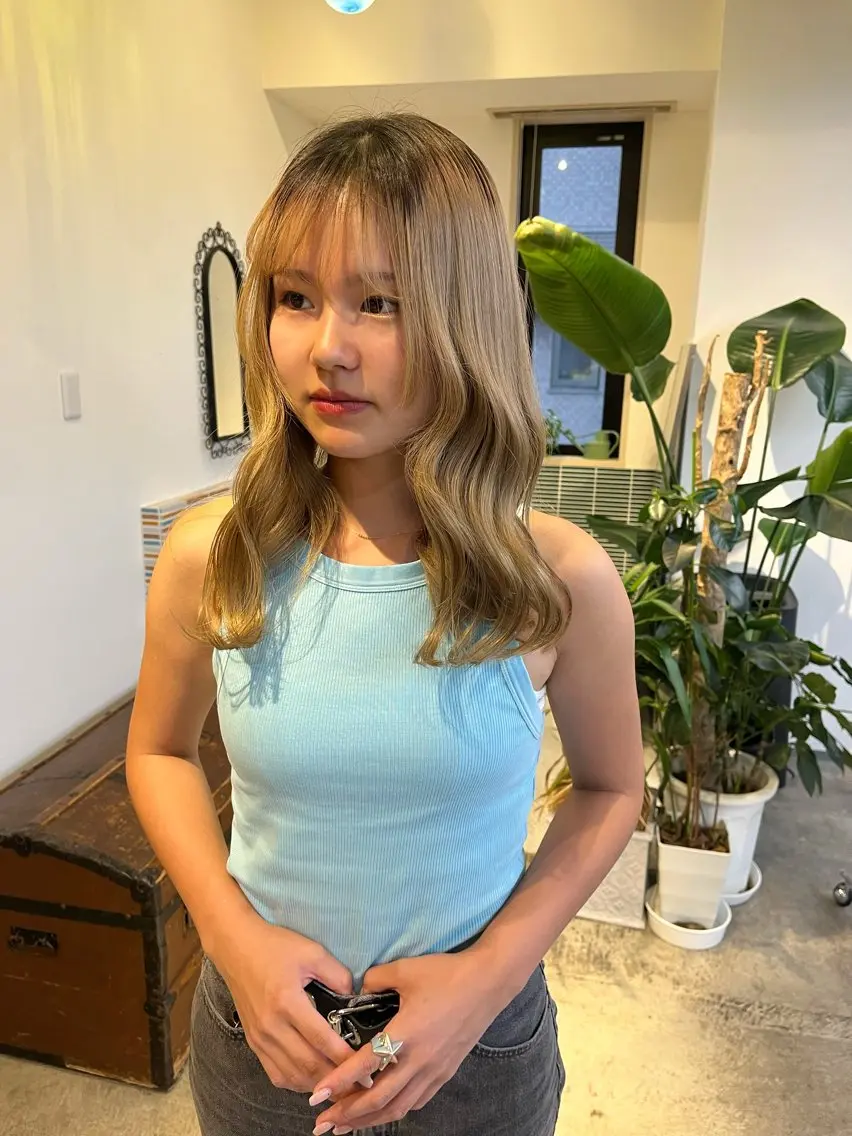 セミロング カラー ブリーチ カット ヘアカラー トリートメント 🩷ハイトーン透明感 レイヤー🩷ユリカのヘアスタイル