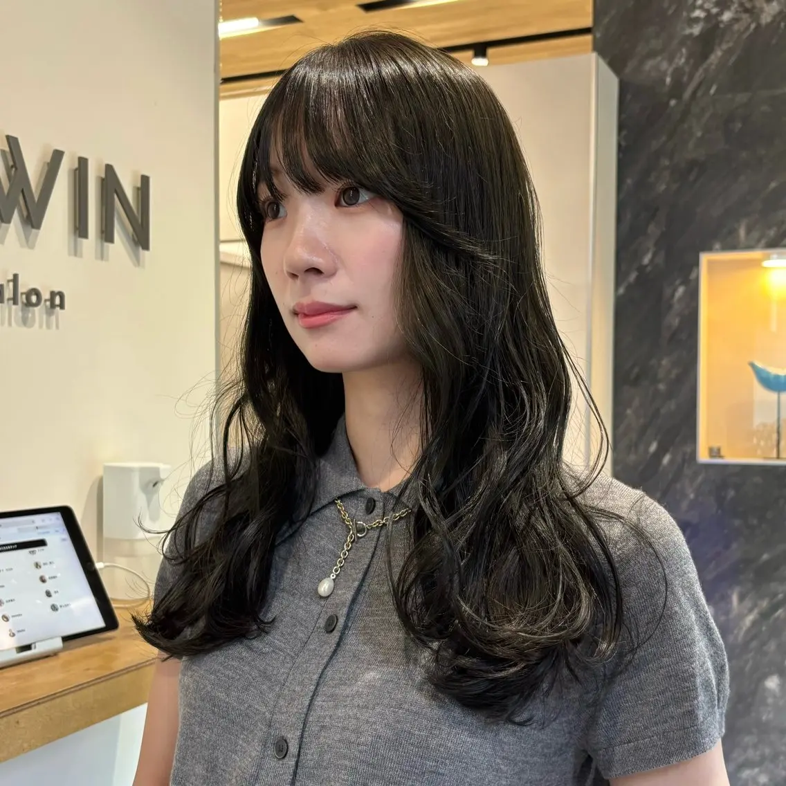 ロング カット ヘアカラー トリートメント 盛れる透明感カラー momokaのヘアスタイル