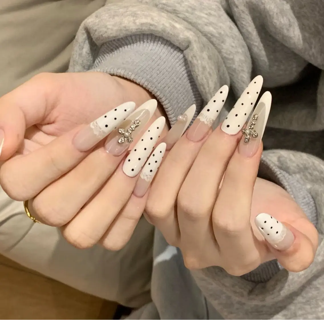 ネイル フットネイル フレンチネイル グラデーション 氷ネイル・うるうるネイル 韓国ネイル ハンドネイル Mixx Nail_ Studioのネイルデザイン