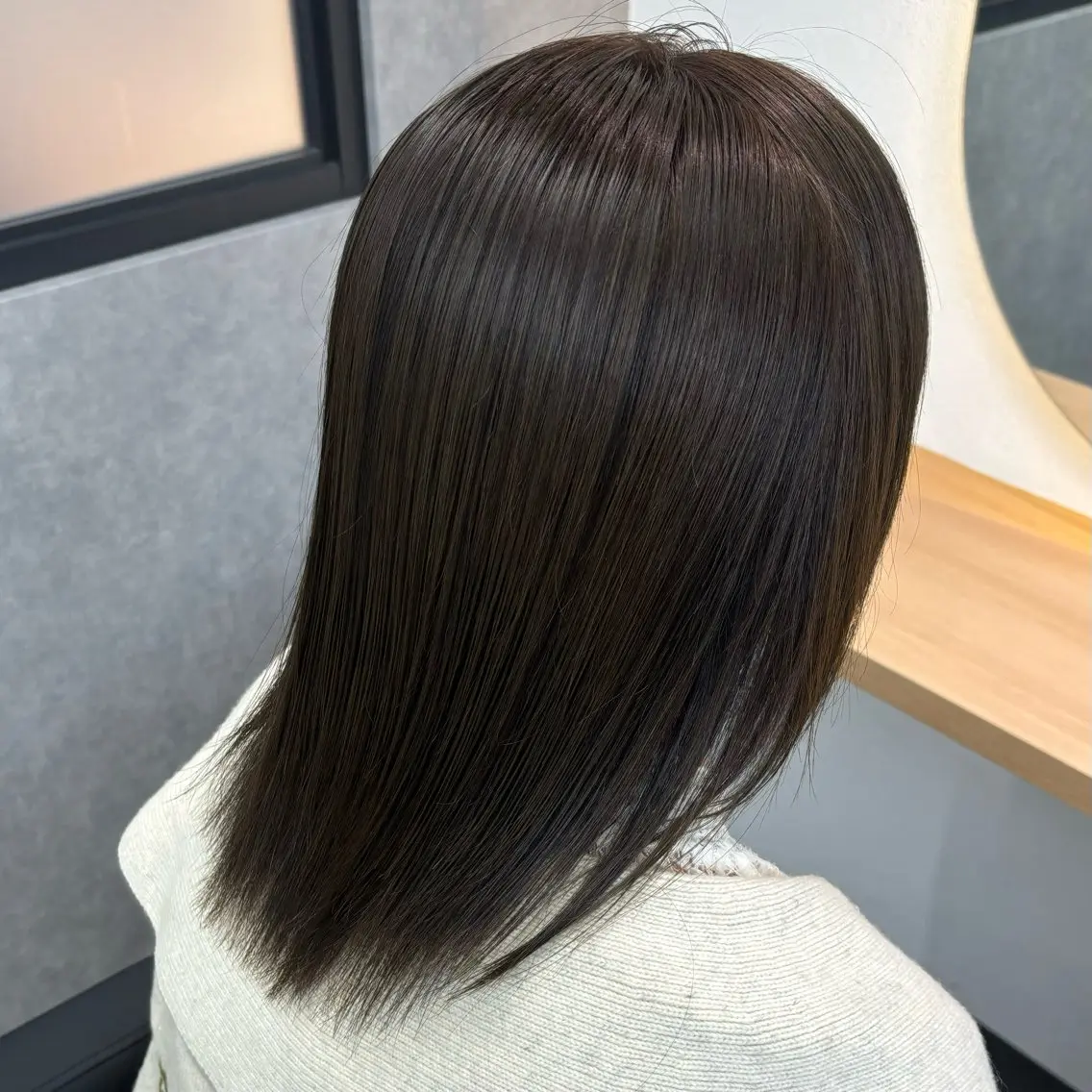 ミディアム カラー ブリーチ 髪質改善 縮毛矯正 トリートメント ネヅ カオルのヘアスタイル